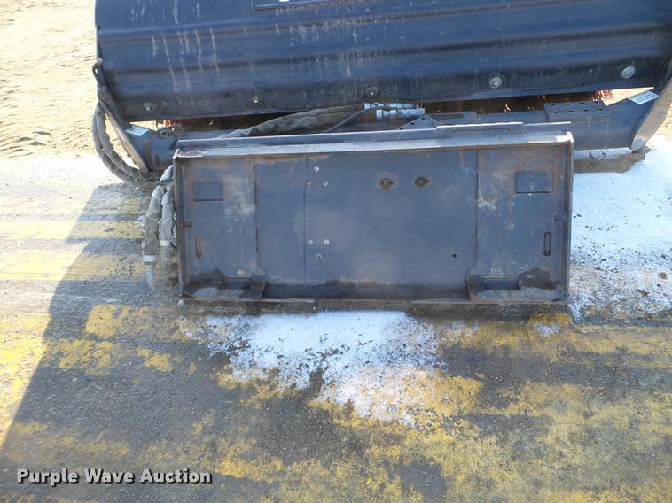 image for item DD0714 Bobcat broom