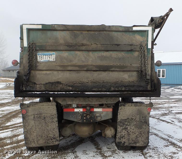 image for item DD0717 2002 GMC C7500 dump truck