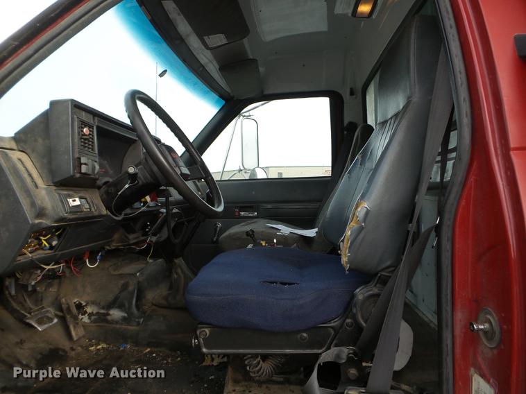 image for item DD0717 2002 GMC C7500 dump truck