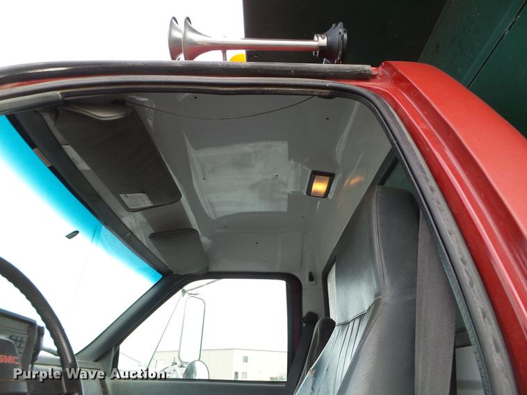 image for item DD0717 2002 GMC C7500 dump truck