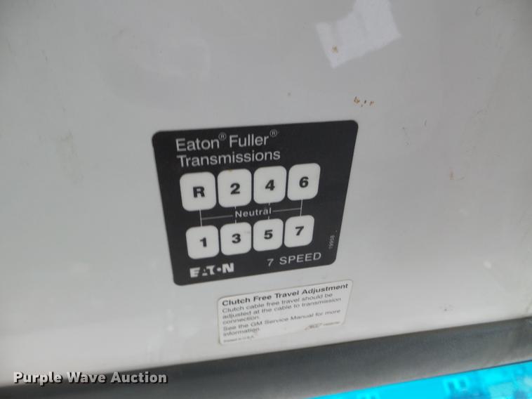 image for item DD0717 2002 GMC C7500 dump truck