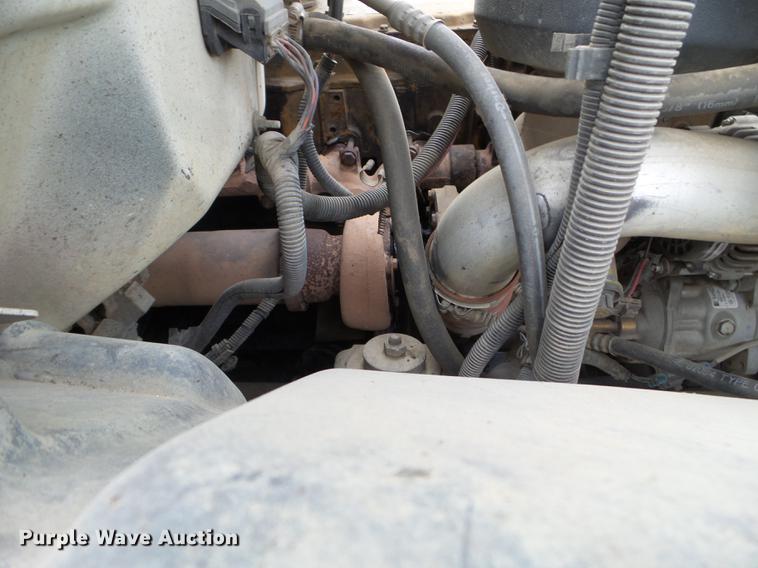 image for item DD0717 2002 GMC C7500 dump truck