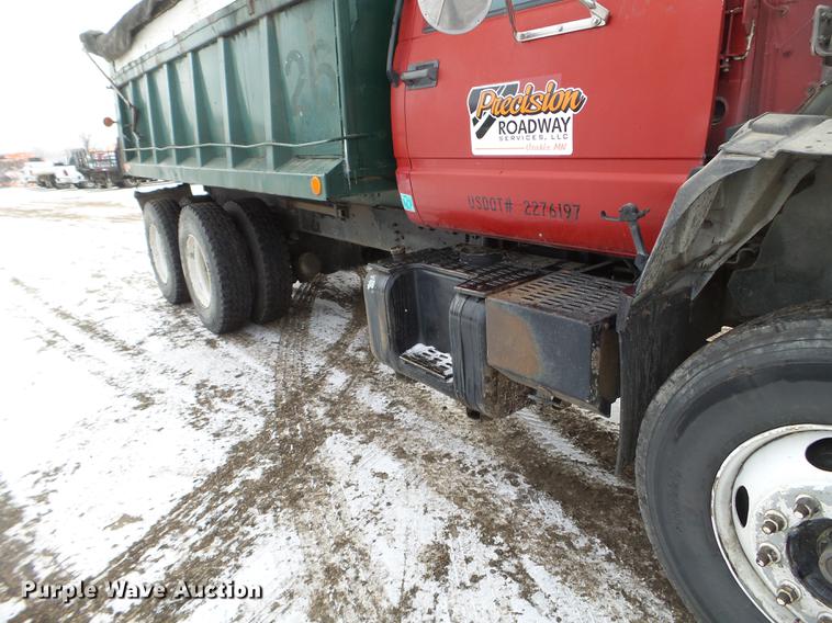 image for item DD0717 2002 GMC C7500 dump truck