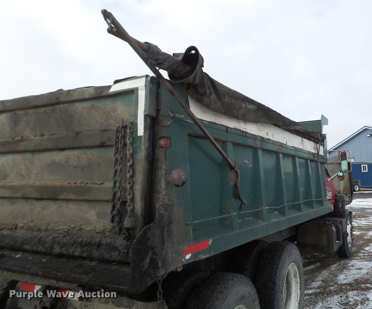 image for item DD0717 2002 GMC C7500 dump truck