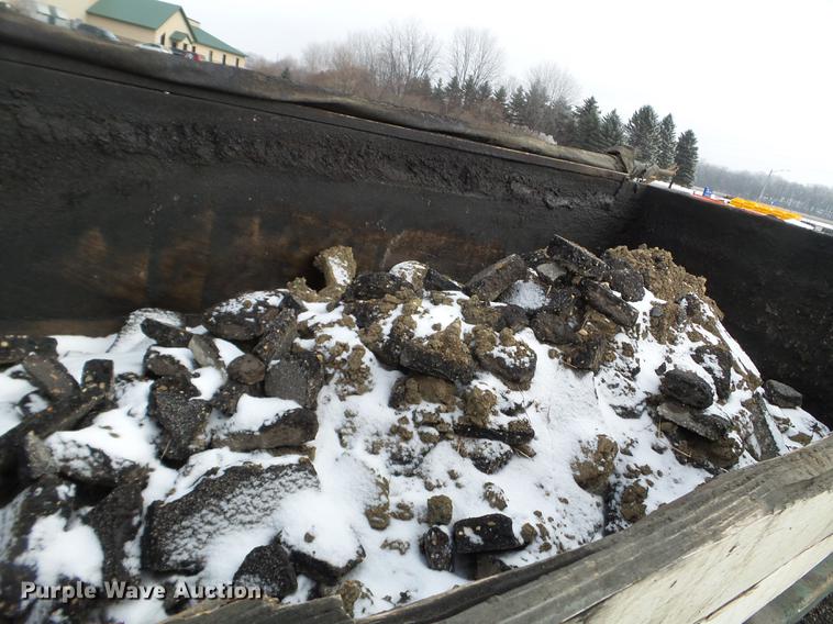 image for item DD0717 2002 GMC C7500 dump truck