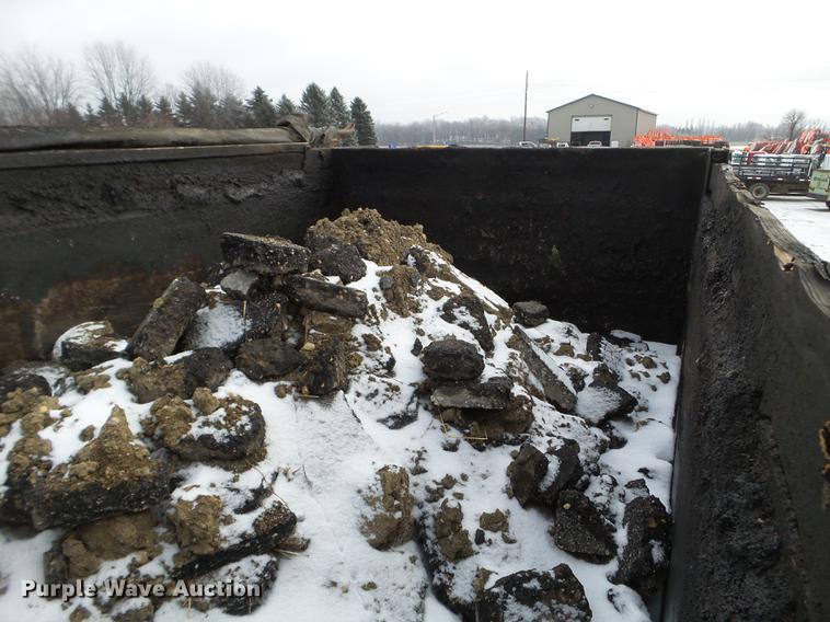 image for item DD0717 2002 GMC C7500 dump truck