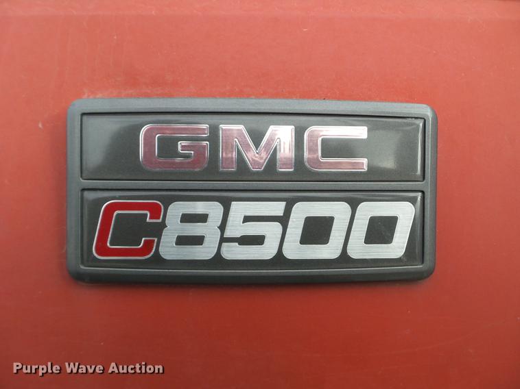 image for item DD0717 2002 GMC C7500 dump truck