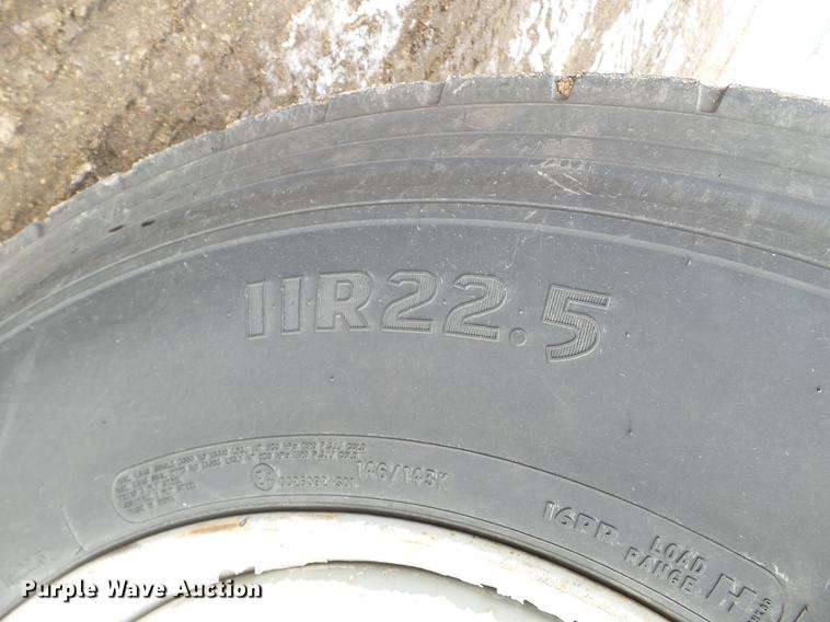 image for item DD0717 2002 GMC C7500 dump truck