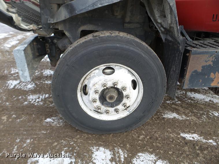 image for item DD0717 2002 GMC C7500 dump truck