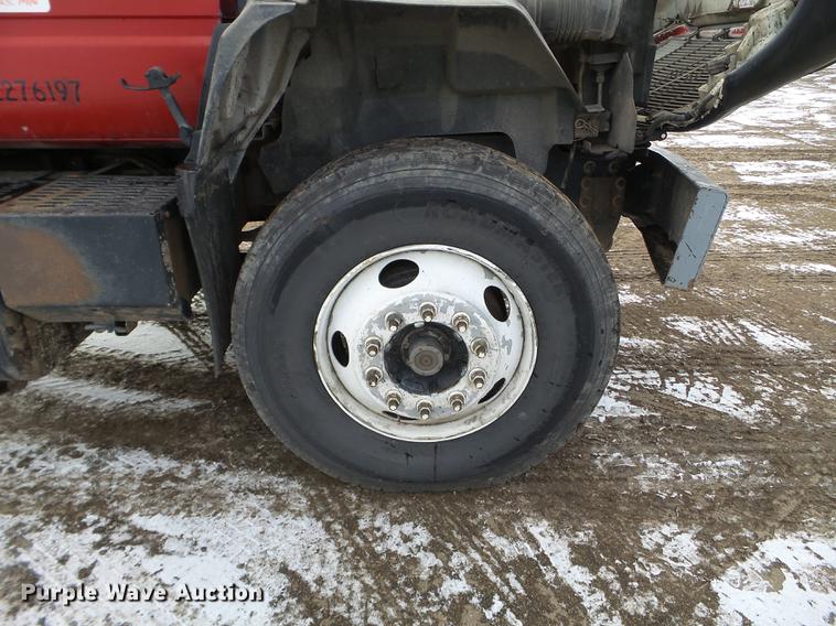 image for item DD0717 2002 GMC C7500 dump truck