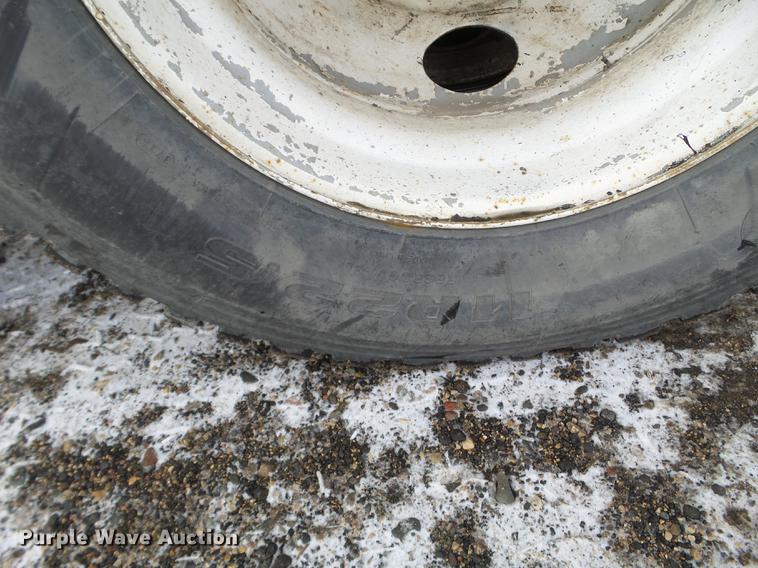 image for item DD0717 2002 GMC C7500 dump truck