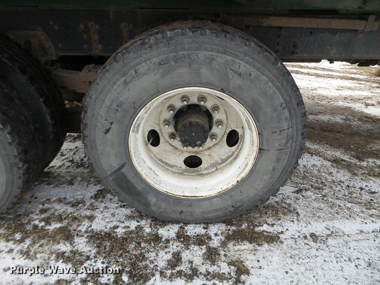 image for item DD0717 2002 GMC C7500 dump truck