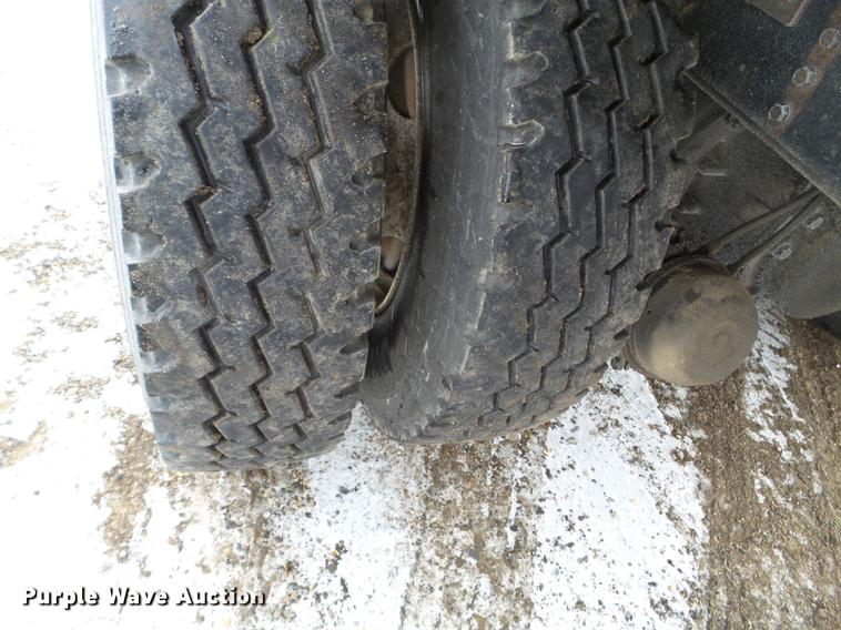 image for item DD0717 2002 GMC C7500 dump truck