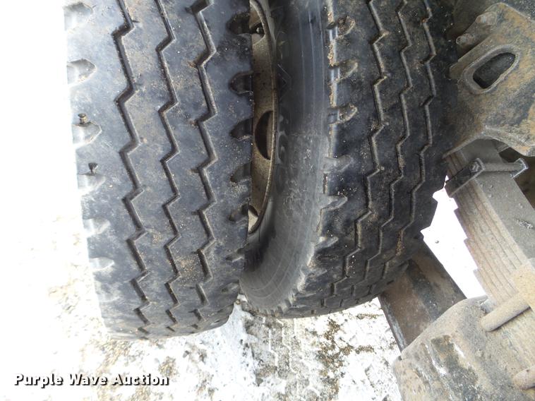 image for item DD0717 2002 GMC C7500 dump truck