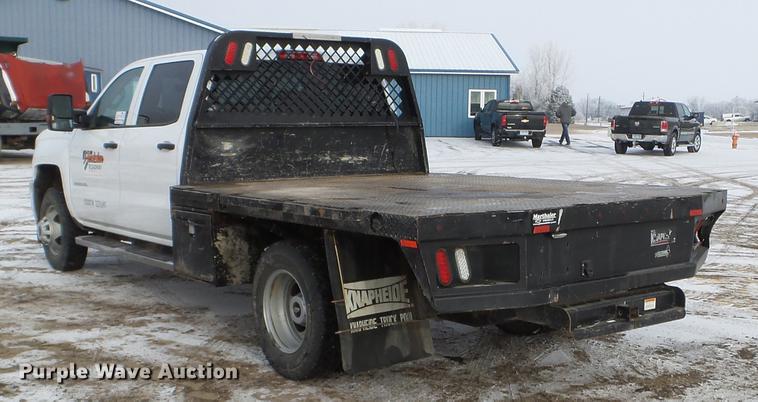 image for item DD0720 2015 Chevrolet Silverado 3500 Crew Cab flatbed pickup truck