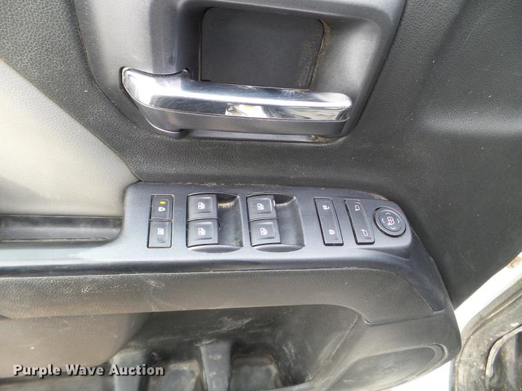 image for item DD0720 2015 Chevrolet Silverado 3500 Crew Cab flatbed pickup truck