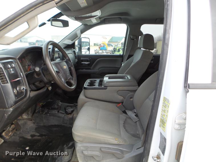 image for item DD0720 2015 Chevrolet Silverado 3500 Crew Cab flatbed pickup truck