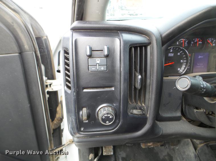 image for item DD0720 2015 Chevrolet Silverado 3500 Crew Cab flatbed pickup truck