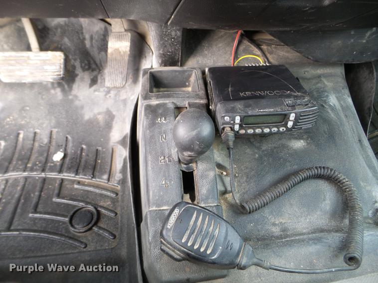 image for item DD0720 2015 Chevrolet Silverado 3500 Crew Cab flatbed pickup truck