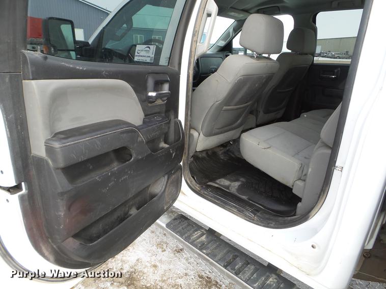 image for item DD0720 2015 Chevrolet Silverado 3500 Crew Cab flatbed pickup truck