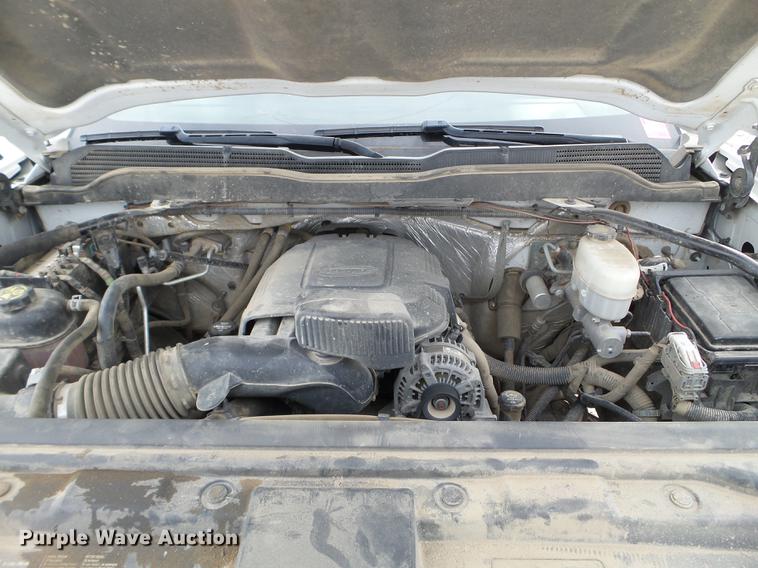 image for item DD0720 2015 Chevrolet Silverado 3500 Crew Cab flatbed pickup truck