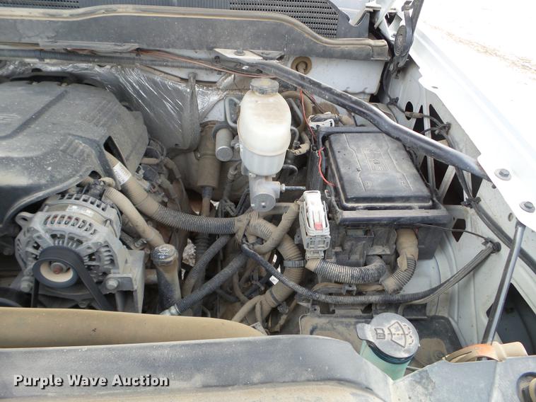 image for item DD0720 2015 Chevrolet Silverado 3500 Crew Cab flatbed pickup truck