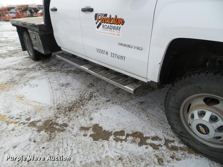 image for item DD0720 2015 Chevrolet Silverado 3500 Crew Cab flatbed pickup truck