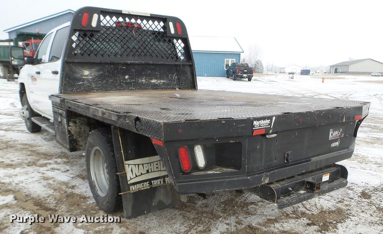 image for item DD0720 2015 Chevrolet Silverado 3500 Crew Cab flatbed pickup truck