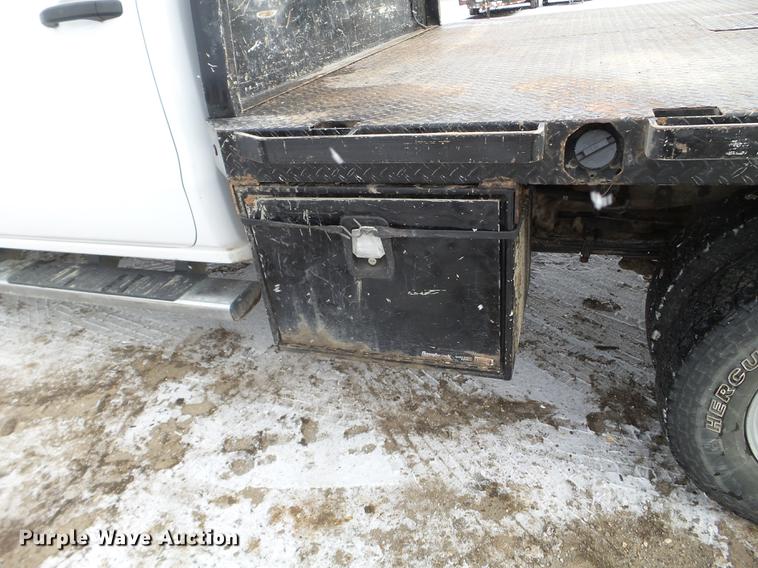 image for item DD0720 2015 Chevrolet Silverado 3500 Crew Cab flatbed pickup truck