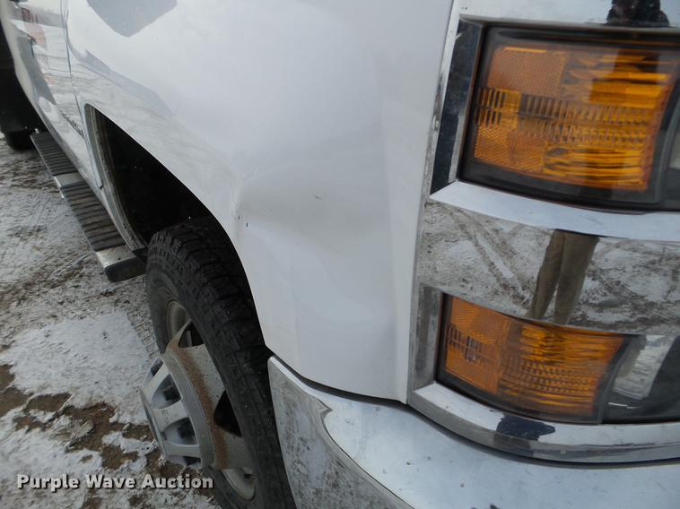 image for item DD0720 2015 Chevrolet Silverado 3500 Crew Cab flatbed pickup truck