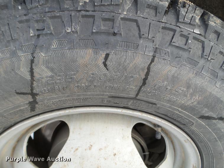 image for item DD0720 2015 Chevrolet Silverado 3500 Crew Cab flatbed pickup truck