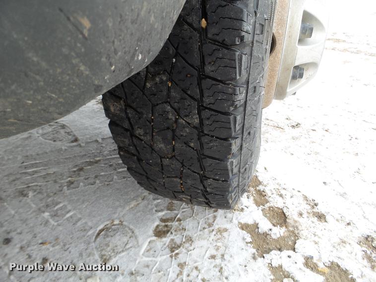 image for item DD0720 2015 Chevrolet Silverado 3500 Crew Cab flatbed pickup truck