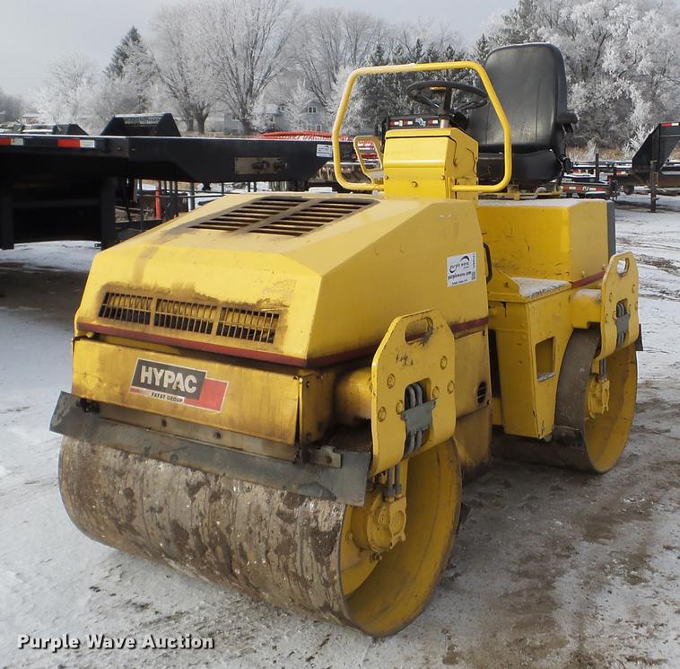 image for item DD0721 Hypac 07476B double drum vibratory roller