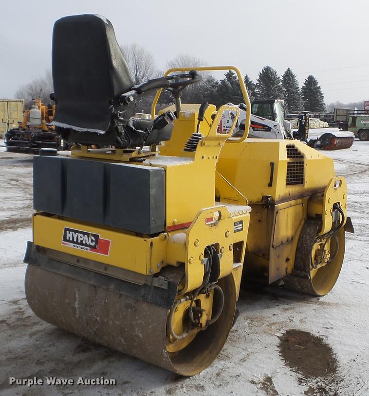 image for item DD0721 Hypac 07476B double drum vibratory roller