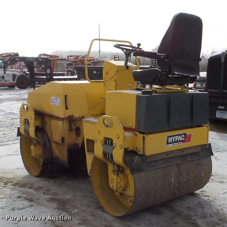 image for item DD0721 Hypac 07476B double drum vibratory roller