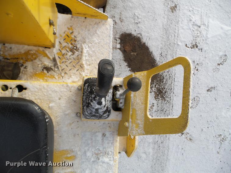 image for item DD0721 Hypac 07476B double drum vibratory roller