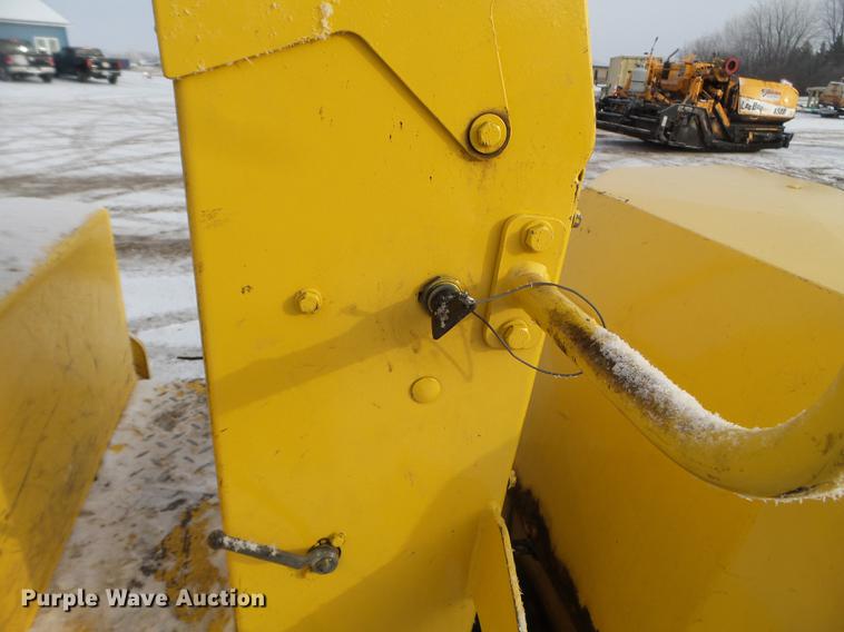 image for item DD0721 Hypac 07476B double drum vibratory roller