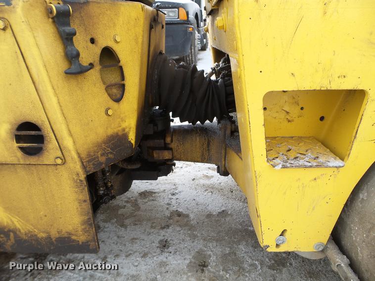 image for item DD0721 Hypac 07476B double drum vibratory roller