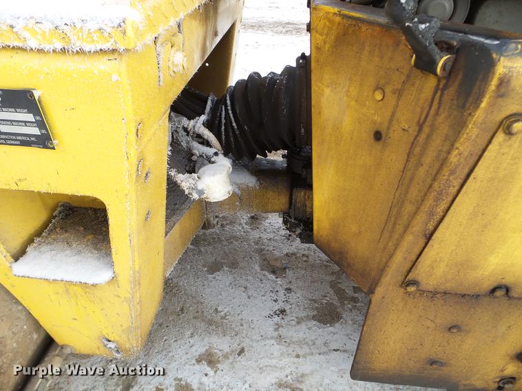 image for item DD0721 Hypac 07476B double drum vibratory roller