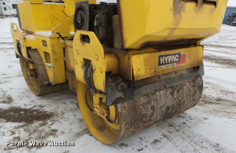 image for item DD0721 Hypac 07476B double drum vibratory roller