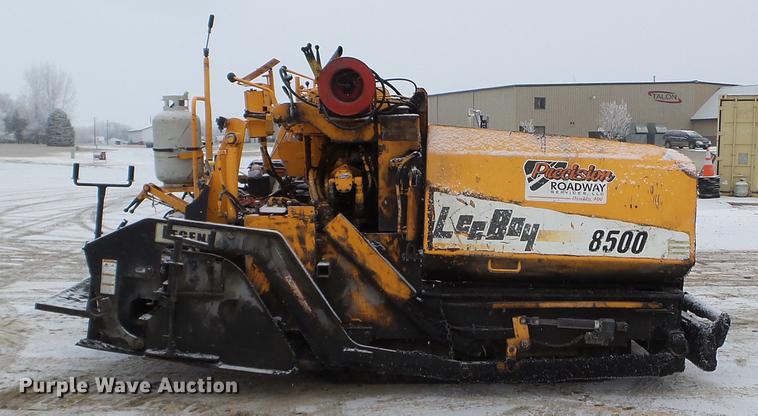 image for item DD0722 2005 Lee Boy 8500 paver