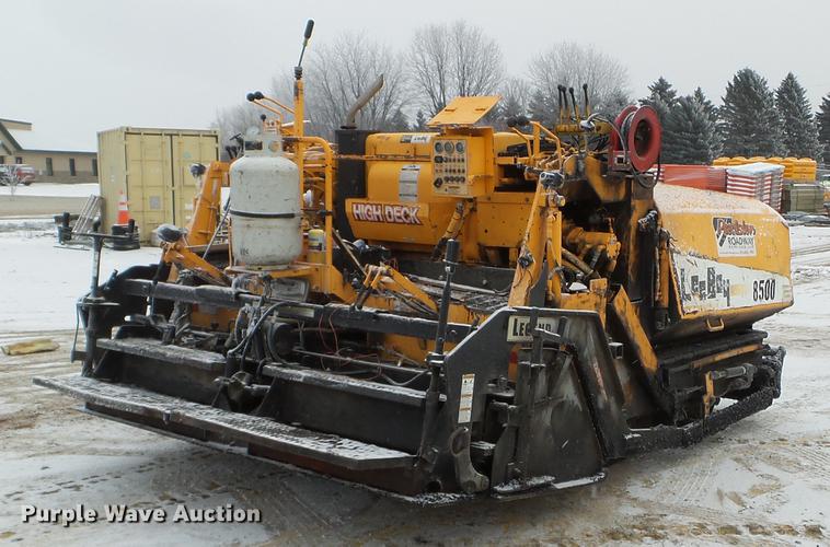 image for item DD0722 2005 Lee Boy 8500 paver