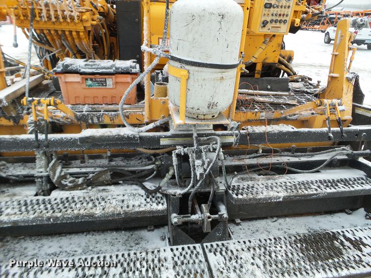 image for item DD0722 2005 Lee Boy 8500 paver