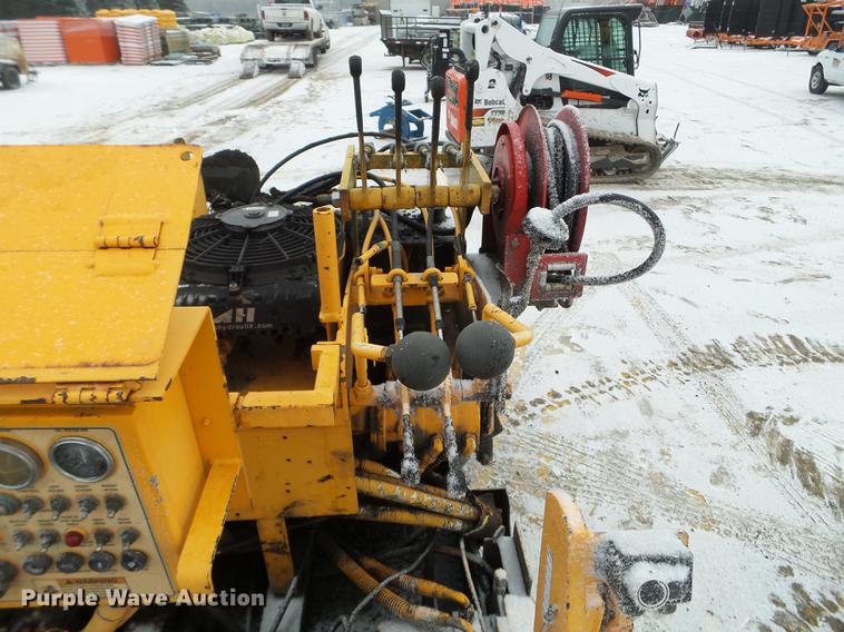 image for item DD0722 2005 Lee Boy 8500 paver