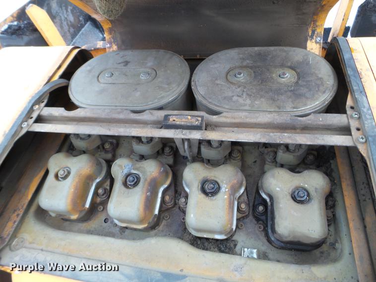 image for item DD0722 2005 Lee Boy 8500 paver