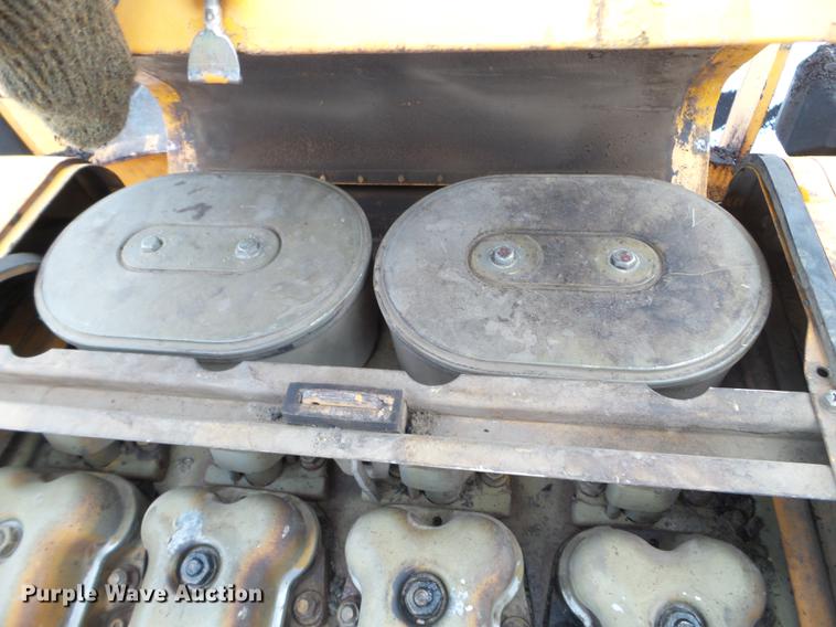 image for item DD0722 2005 Lee Boy 8500 paver