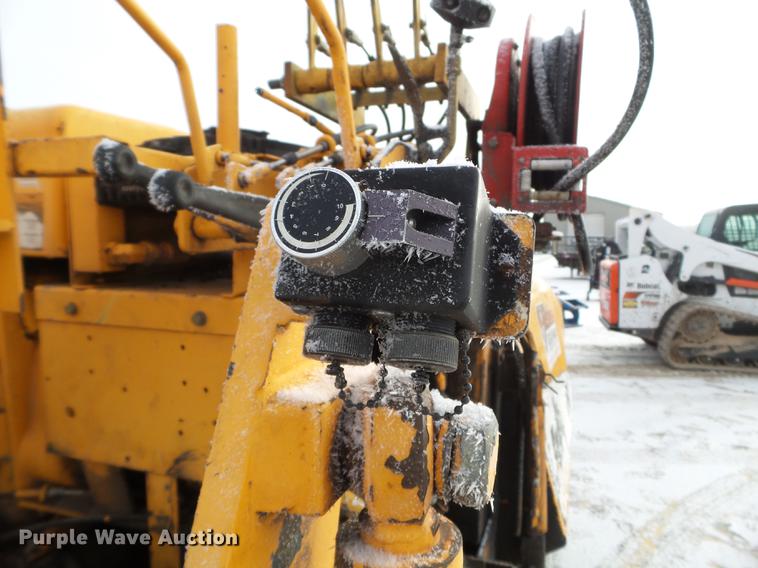 image for item DD0722 2005 Lee Boy 8500 paver