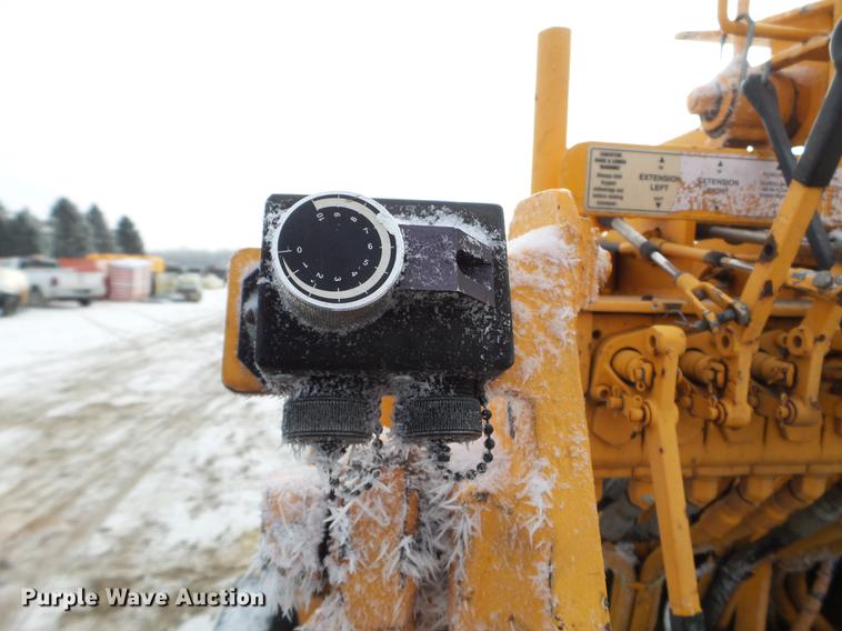 image for item DD0722 2005 Lee Boy 8500 paver