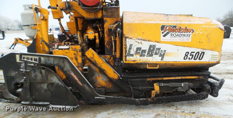 image for item DD0722 2005 Lee Boy 8500 paver