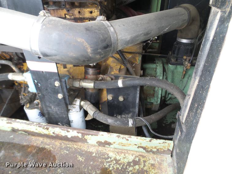 image for item DD0723 Sullair 185H air compressor